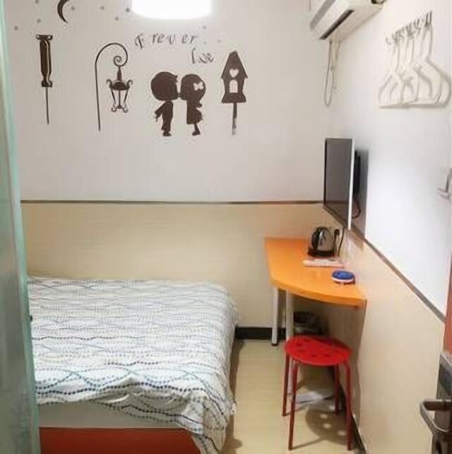 ポッド イン (布丁酒店)