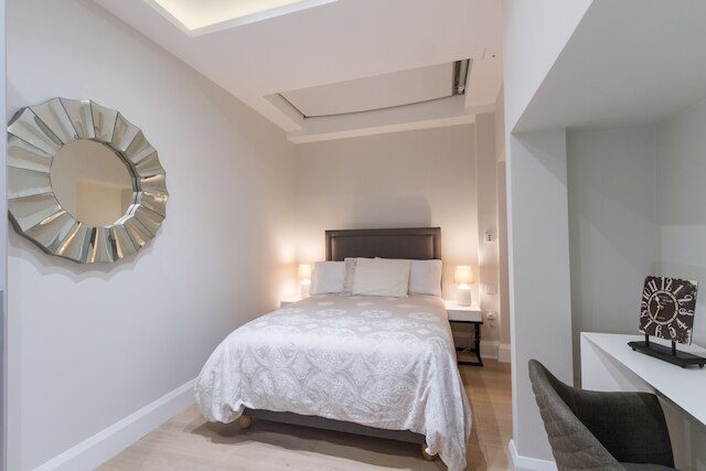 2 パレス ガーデンズ