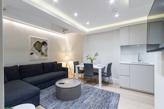 2 パレス ガーデンズ