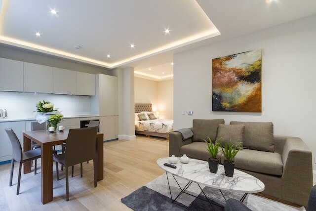 1 パレス ガーデンズ