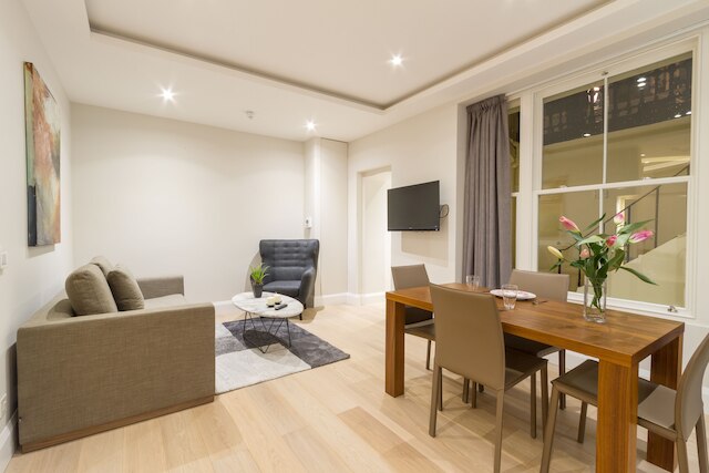 1 パレス ガーデンズ