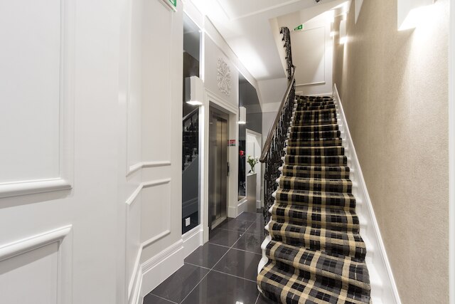 1 パレス ガーデンズ