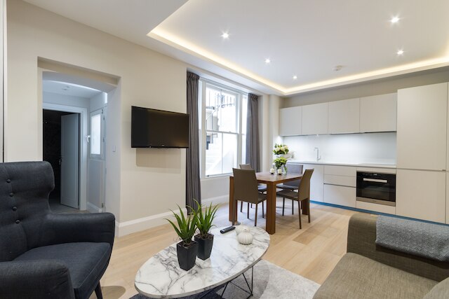 1 パレス ガーデンズ