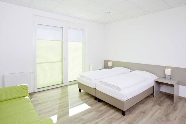 ホテル グッド ルームズ グントラムスドルフ