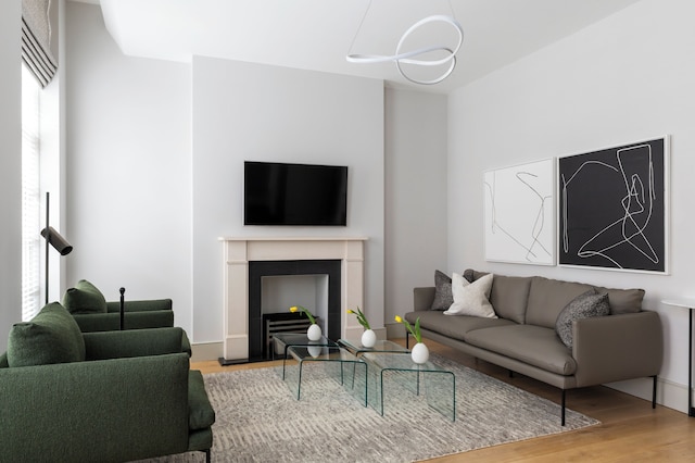 AKA メアリルボーン