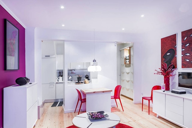 シアード イズ シック カーム バイ アパートメンツ アルファマ