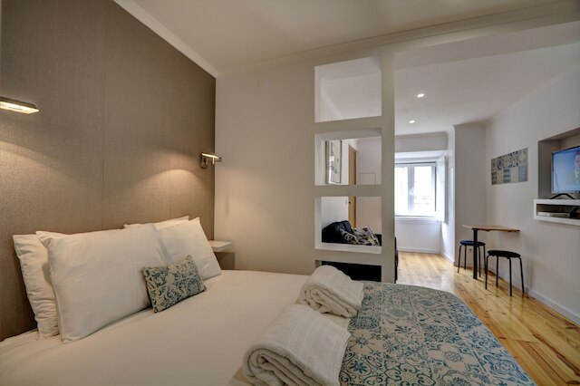 マルティン バズ デザイン バイ アパートメンツ アルファマ