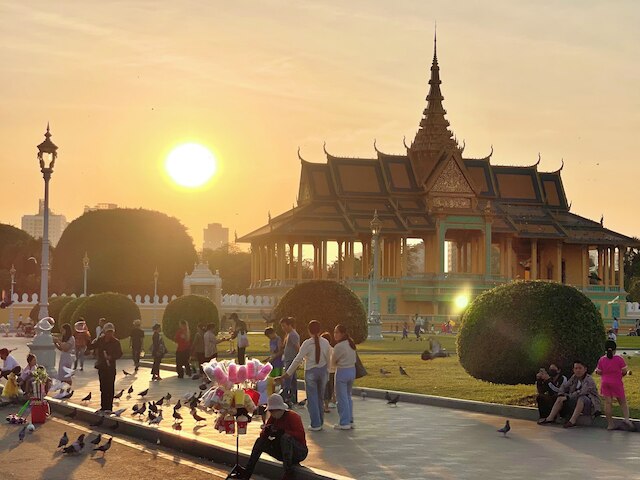 SKY ホテル セントラル プノンペン ルームズ & アパートメンツ