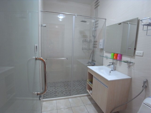 オマン イズ ベリー ハッピー B&B (阿曼很快樂電梯民宿)