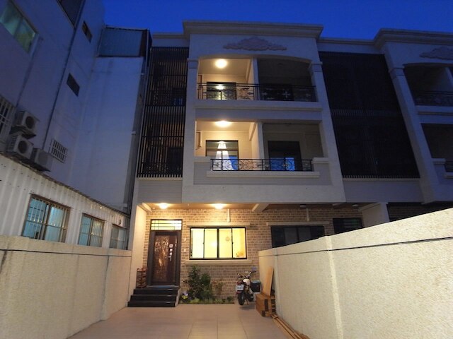 オマン イズ ベリー ハッピー B&B (阿曼很快樂電梯民宿)