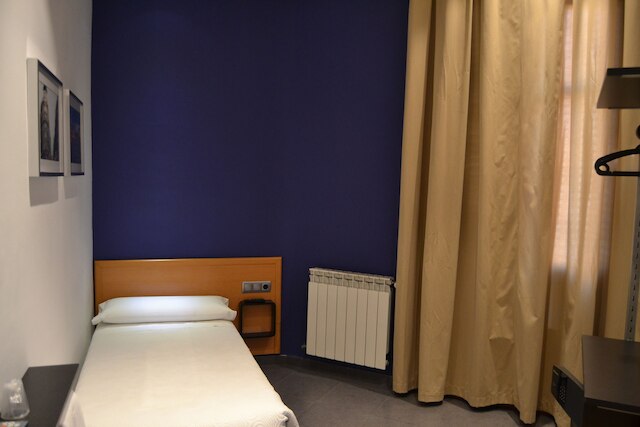 ホスタル アポロ