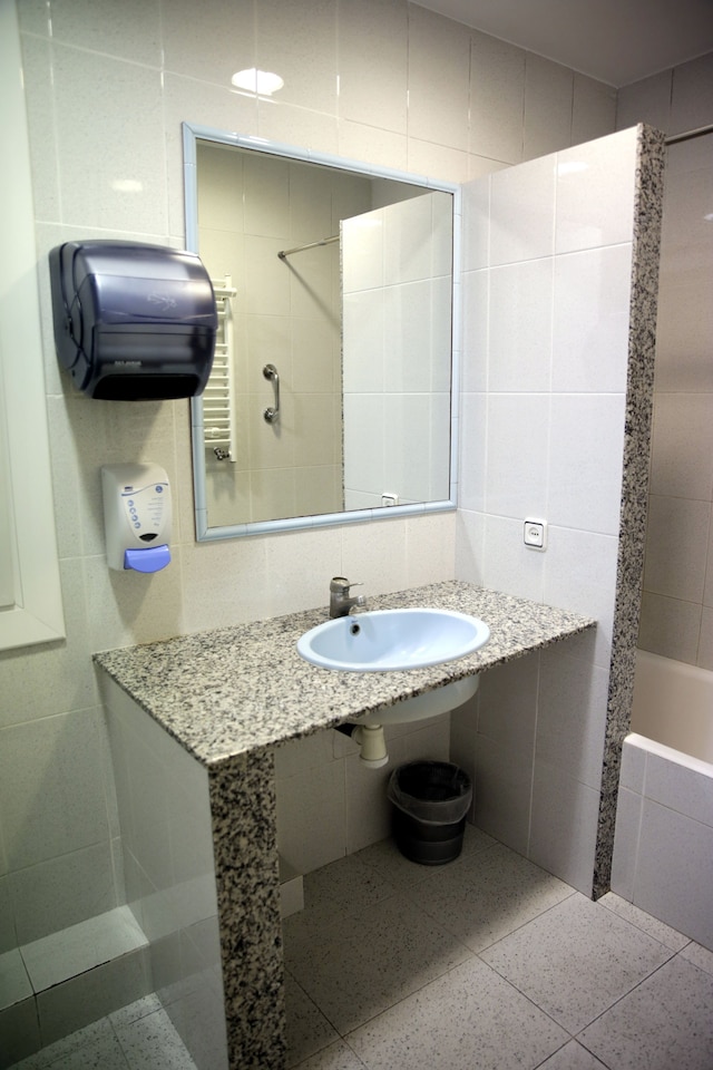 ホスタル アポロ