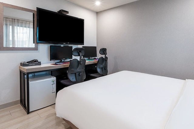 安養イロワ ホテル