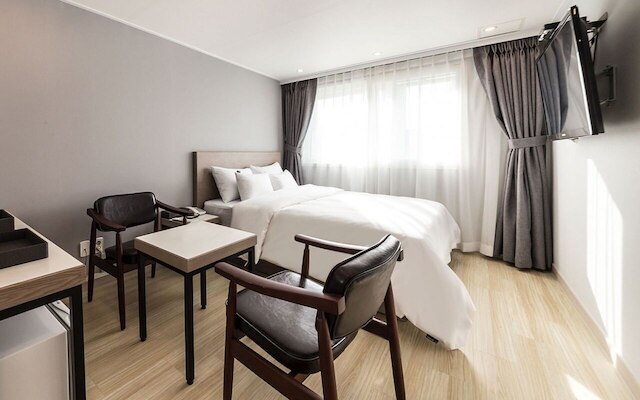 安養イロワ ホテル