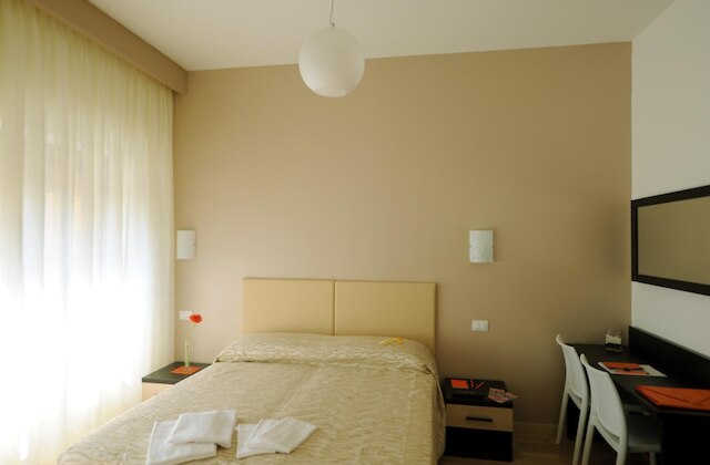 ハニー ルームズ