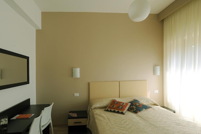 ハニー ルームズ