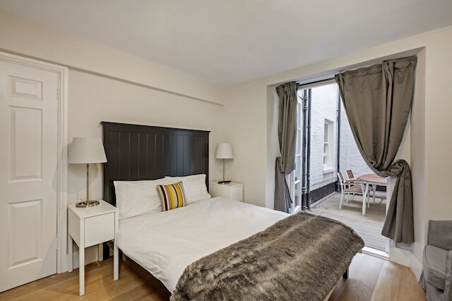 ザ サセックス ガーデン アパートメント