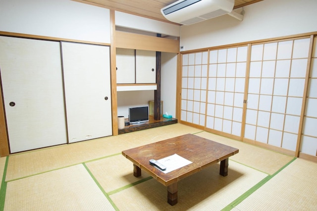 駅前山小屋 A-yard