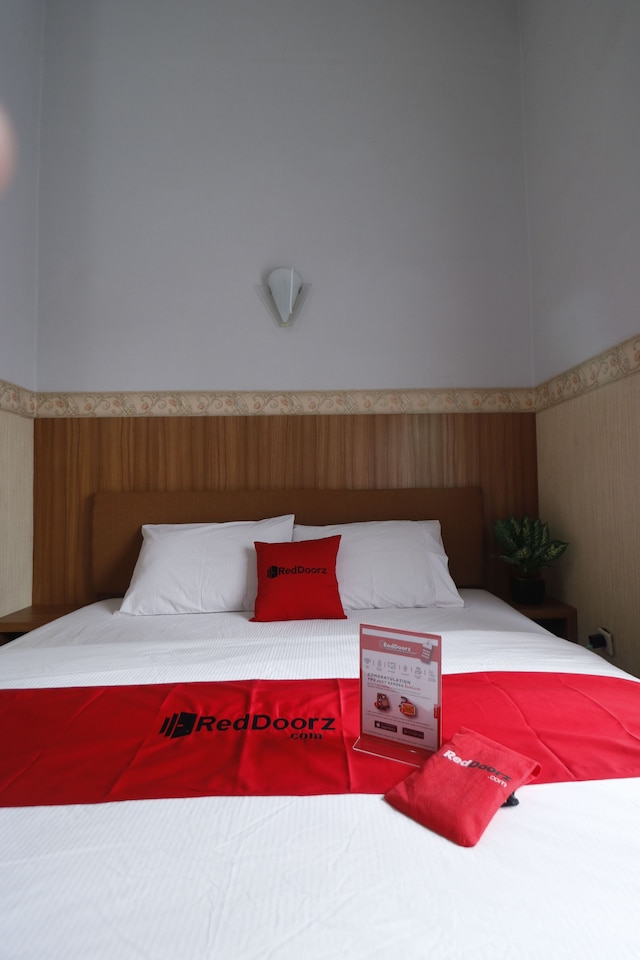 レッドドアーズ プラス ニア UNDIP タンバラン