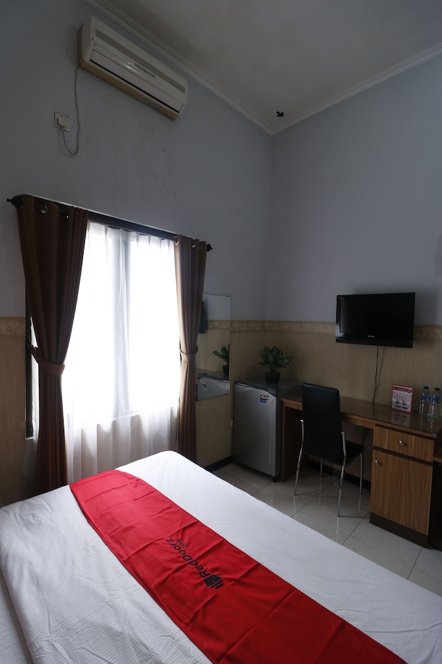 レッドドアーズ プラス ニア UNDIP タンバラン