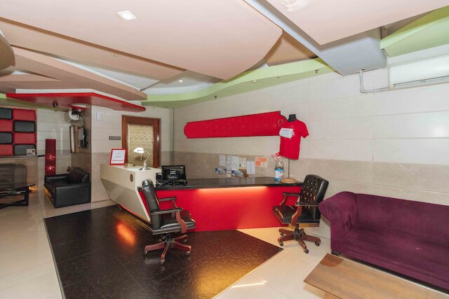 レッドドアーズ アット ティモッグ アベニュー ケソン シティ