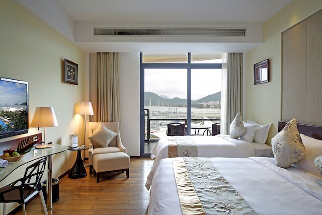 三亜セレニティ コースト マリーナ ホテル (半山半岛帆船港酒店)