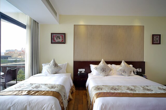 三亜セレニティ コースト マリーナ ホテル (半山半岛帆船港酒店)