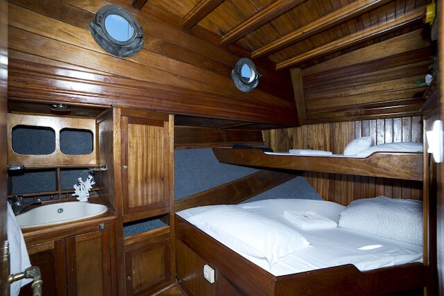 カイッコ アコス