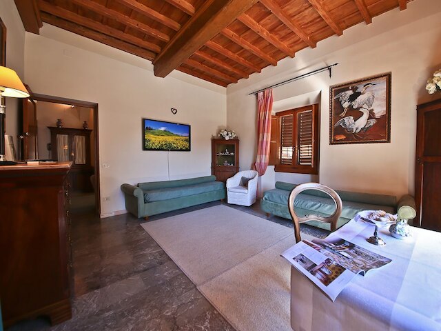 シニョリーア ファリーヌ