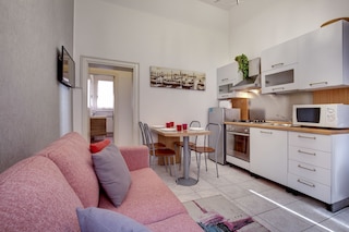 プレツィオーザ パレス アパートメンツ