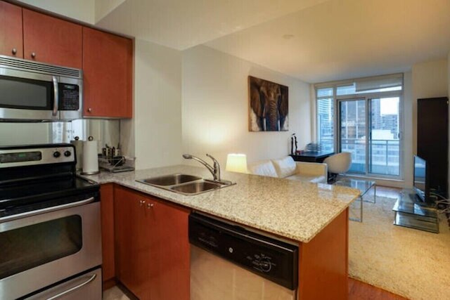 ヨークビルズ チャーム ヤング & ブロアー