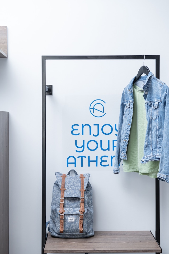 エナティカ モナスティラキ リビング