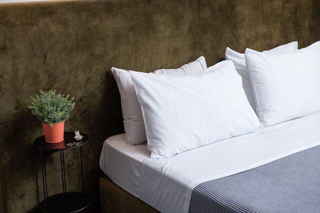 エナティカ モナスティラキ リビング