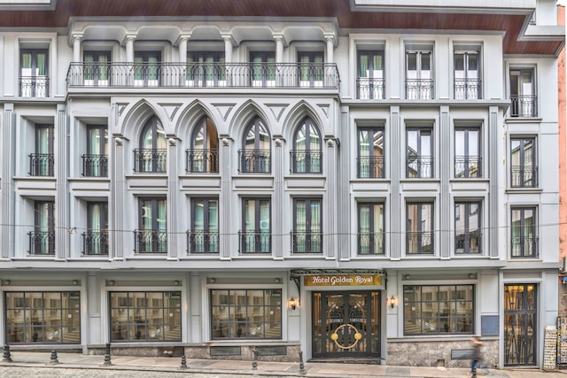 ゴールデンロイヤルホテル＆スパ