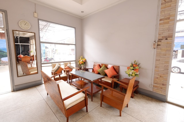 ミタリー ホテル 1