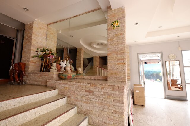 ミタリー ホテル 1