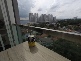 3R2B シービュー コンド