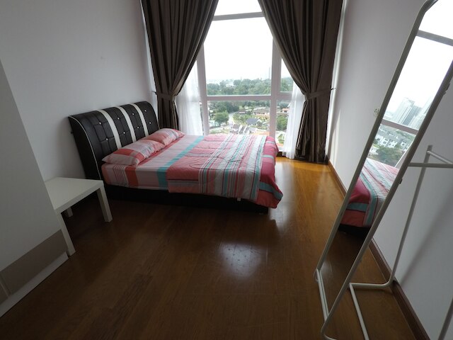 3R2B シービュー コンド