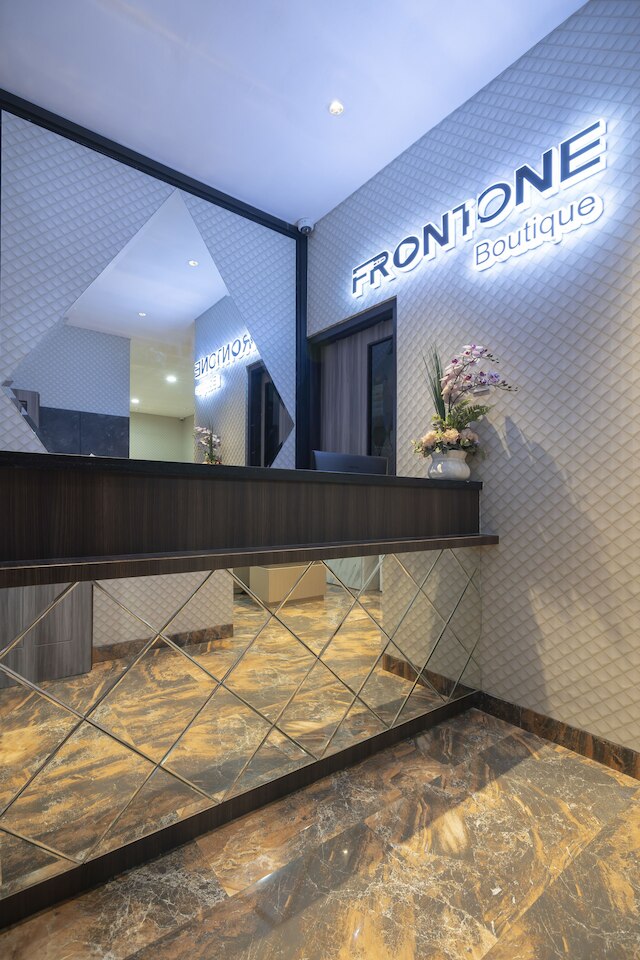 フロント ワン ブティック カラワン