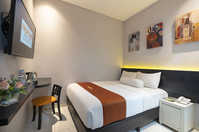 フロント ワン ブティック カラワン