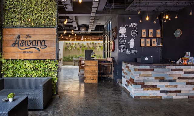 ザ アスワナ スミニャック