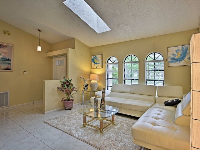 エイビス ハウス