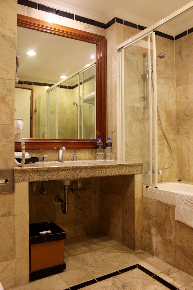 ホテル ブミ セニュール