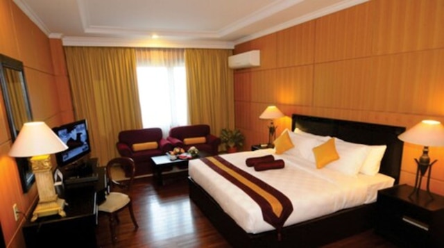 ホテル ブミ セニュール