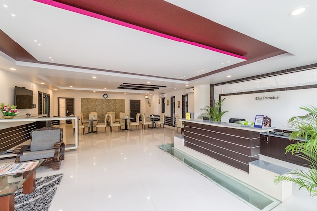 トリーボ ラージ プレミア、インディラナガー