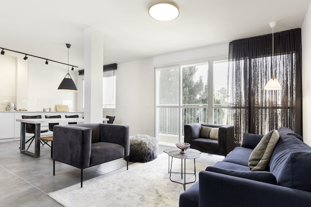 シー N レント - 23 スデロット ビアリク