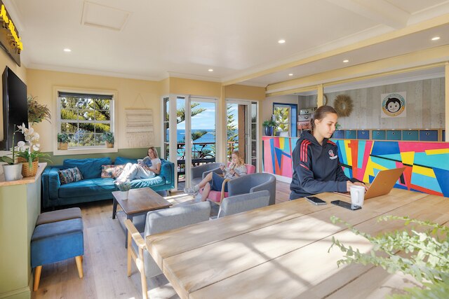 マッド モンキー クージー ビーチ ホステル