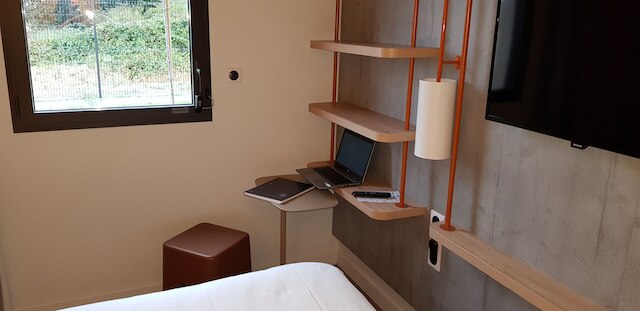 イビス バジェット レンヌ ルート ドゥ ロリアン