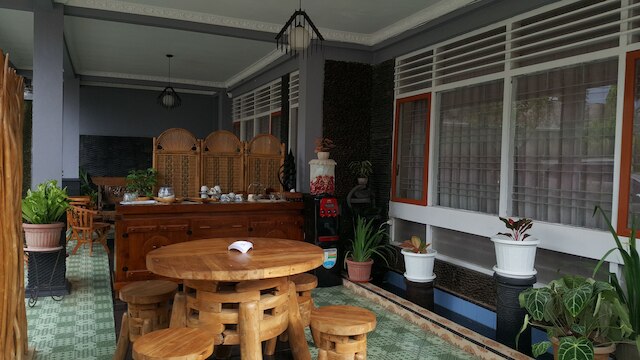 メトロ マリオボロ リビング