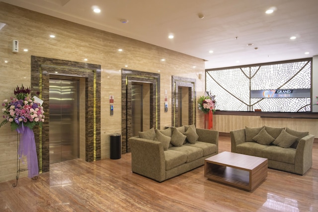 グランド G7 ホテル ケマヨラン